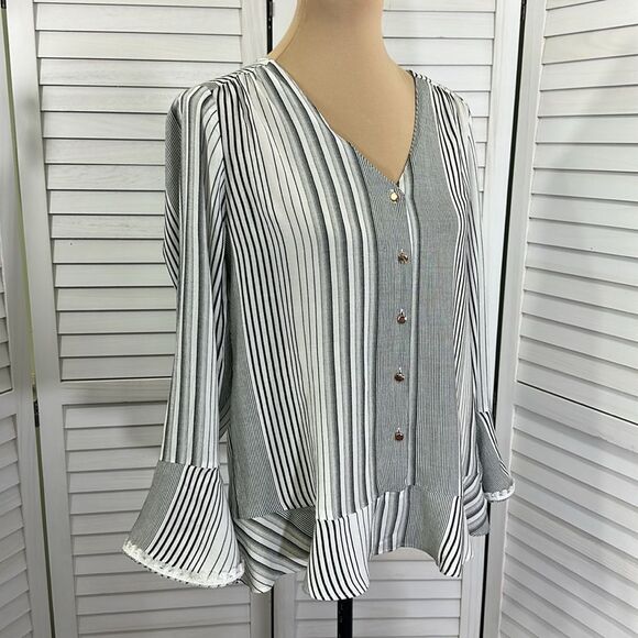 Ivanka Trump Top Size Large Bell Sleeve Stripe - Picture 4 of 10